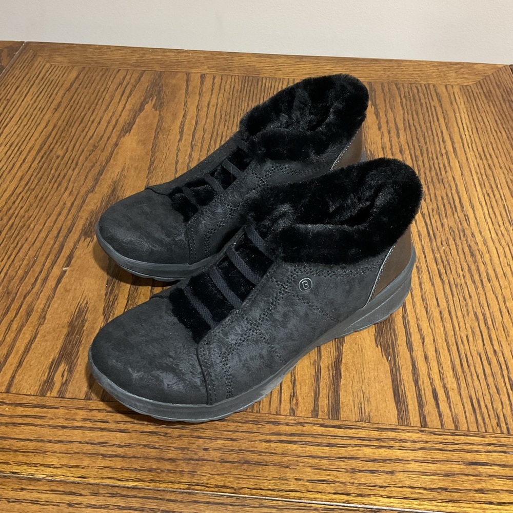 Women's Black Patterned Fur-Lined Booties with arch supports